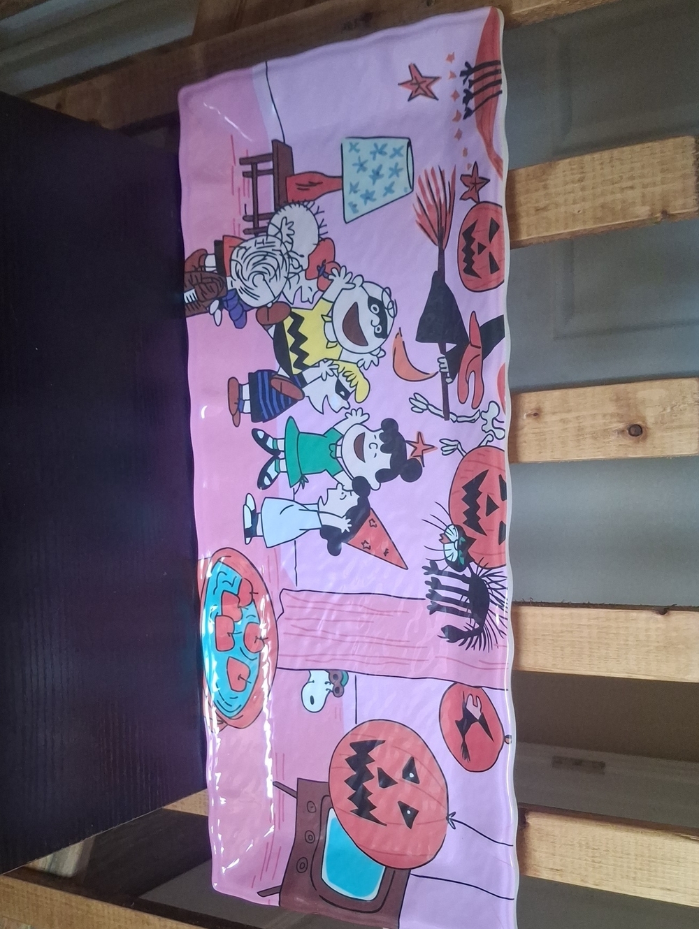 Peanuts Pink Halloween Tray with Cartoon Characters and Pumpkins
